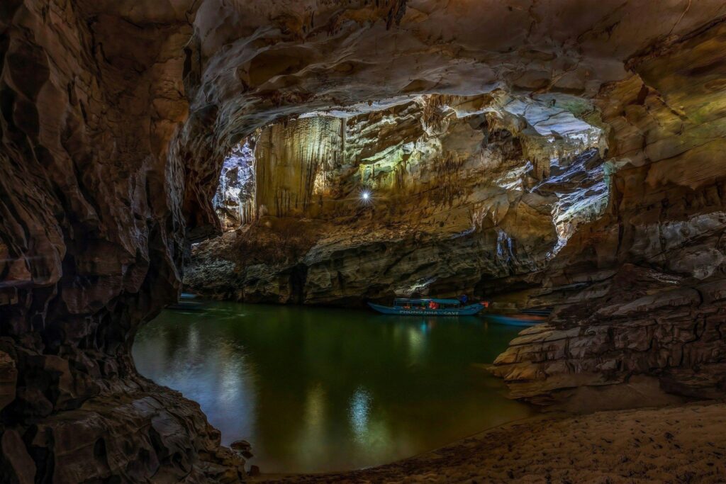 Boat trip in Phong Nha Cave