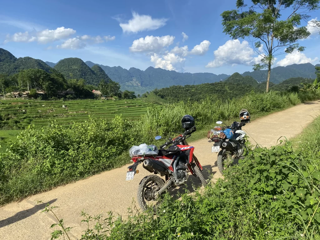 Motorcycle ride in Pu Luong
