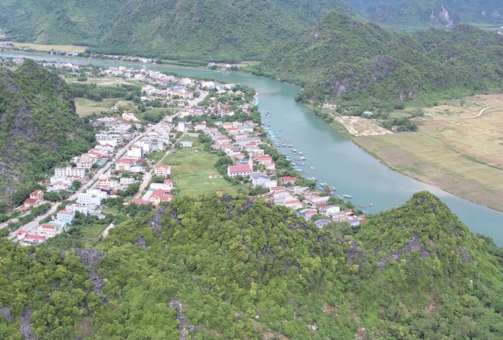 Phong Nha town and Son River